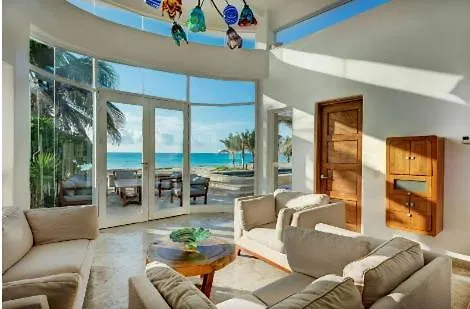 Casa De Playa- Transportation & Cooks Included! Villa Playa del Carmen