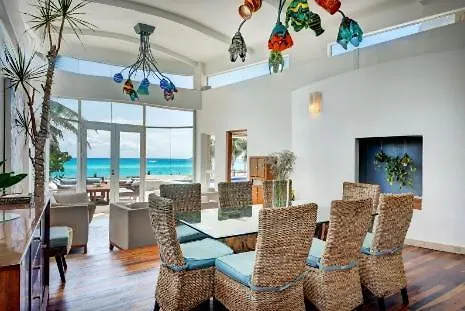 Casa De Playa- Transportation & Cooks Included! Villa Playa del Carmen